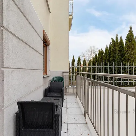 Bunscha Apartment Dębniki Cracow by Noclegi Renters-3